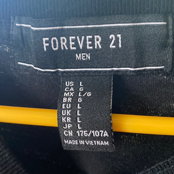 Mens FOREVER 21 Short Sleeve T-Shirt. Used, but in good condition. - Picture 3 of 4